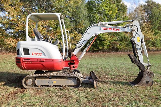 Image of Takeuchi TB230 equipment image 2