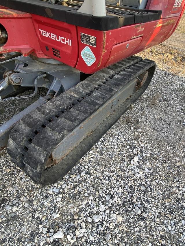 Image of Takeuchi TB230 equipment image 4