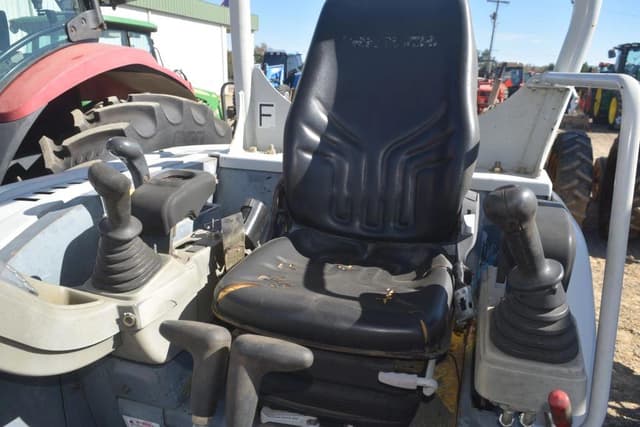 Image of Takeuchi TB230 equipment image 4