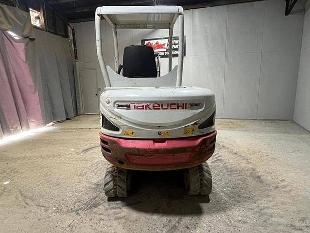 Image of Takeuchi TB230 equipment image 3