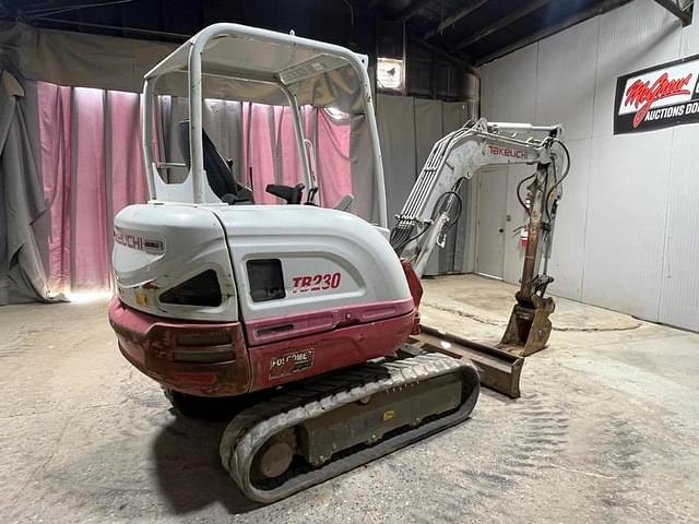 Image of Takeuchi TB230 equipment image 4