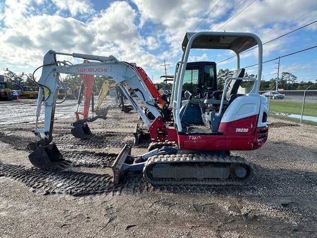 Image of Takeuchi TB230 equipment image 4