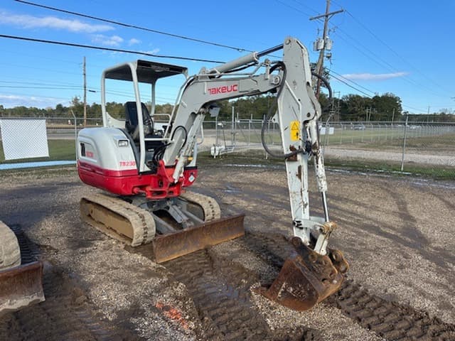 Image of Takeuchi TB230 equipment image 1