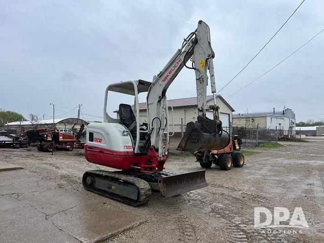 Image of Takeuchi TB230 equipment image 4