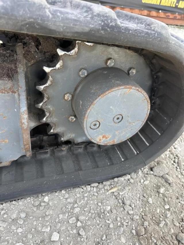 Image of Takeuchi TB230 equipment image 2