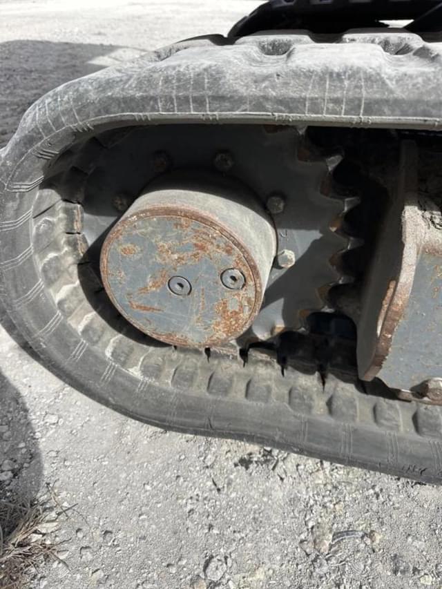 Image of Takeuchi TB230 equipment image 3