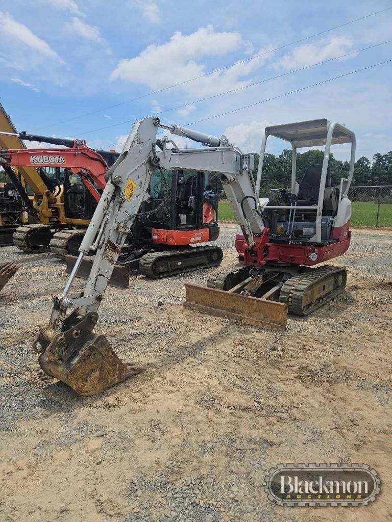 Takeuchi TB230 Equipment Image0