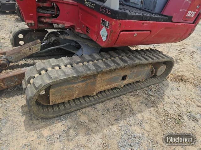 Image of Takeuchi TB230 equipment image 3