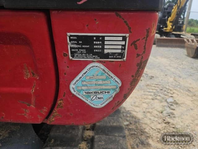Image of Takeuchi TB230 equipment image 4
