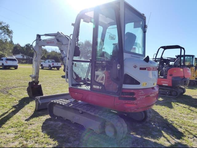 Image of Takeuchi TB235-2 equipment image 3