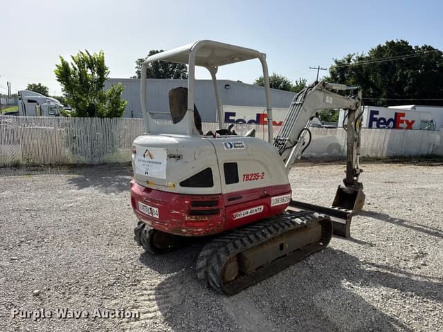 Image of Takeuchi TB235-2 equipment image 4