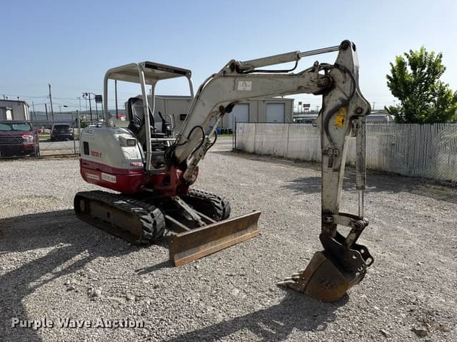 Image of Takeuchi TB235-2 equipment image 2