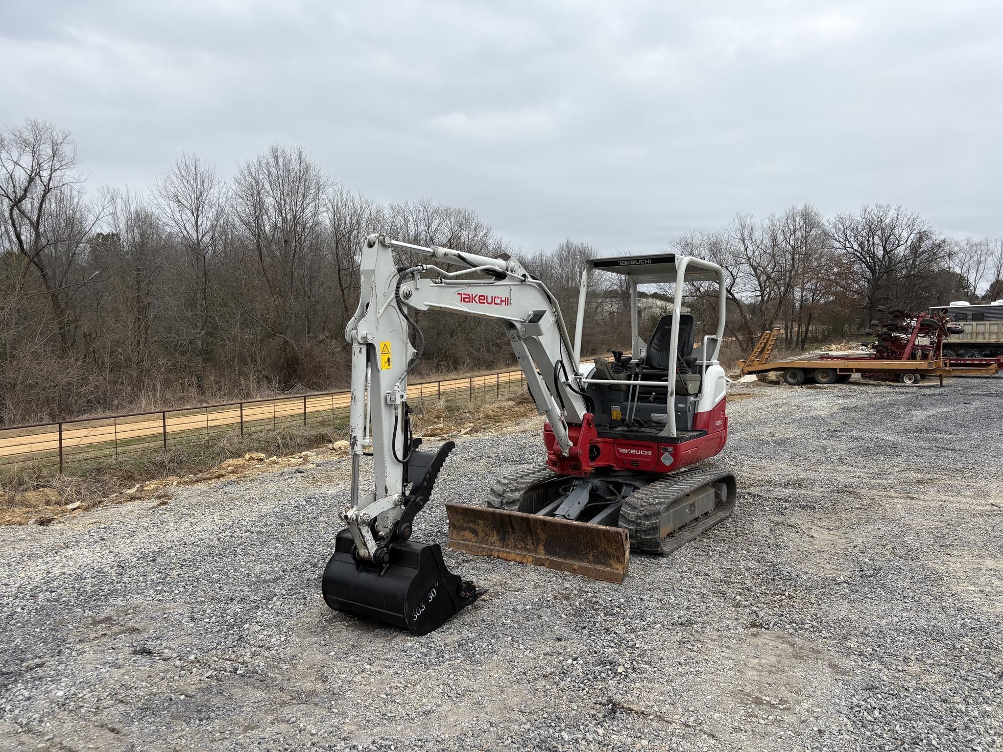 Main image Takeuchi TB235