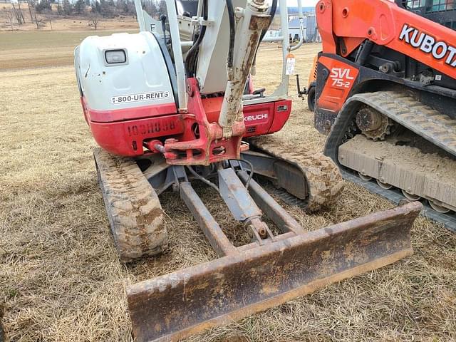 Image of Takeuchi TB240 equipment image 4