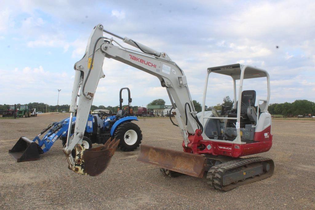 Image of Takeuchi TB240 Primary image