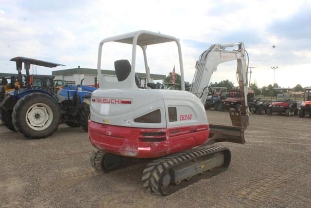 Image of Takeuchi TB240 equipment image 2