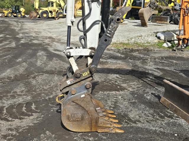 Image of Takeuchi TB240 equipment image 1