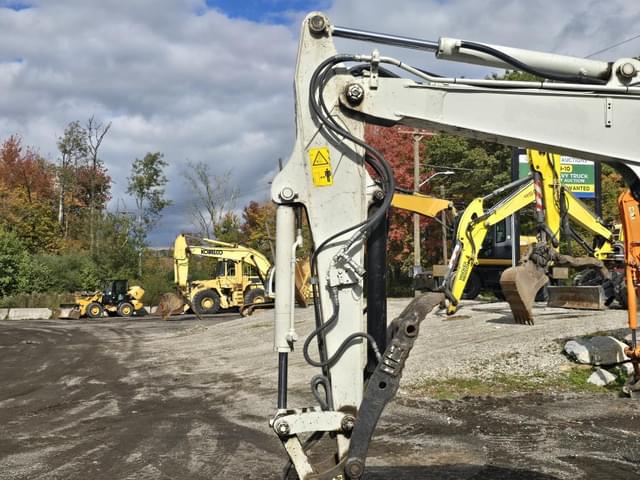 Image of Takeuchi TB240 equipment image 2