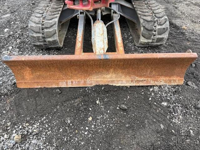Image of Takeuchi TB240 equipment image 4