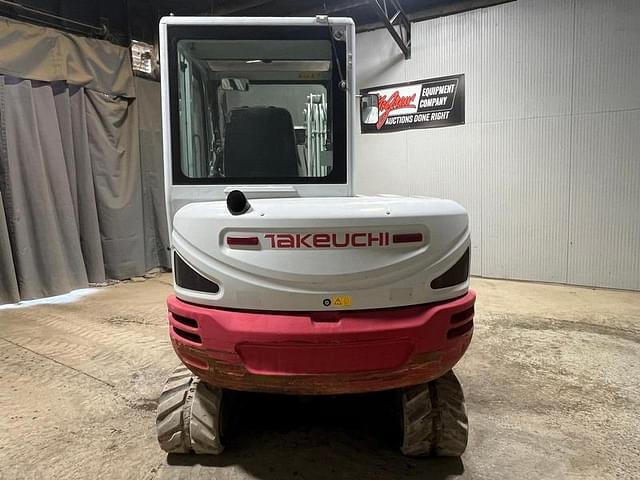 Image of Takeuchi TB240 equipment image 3