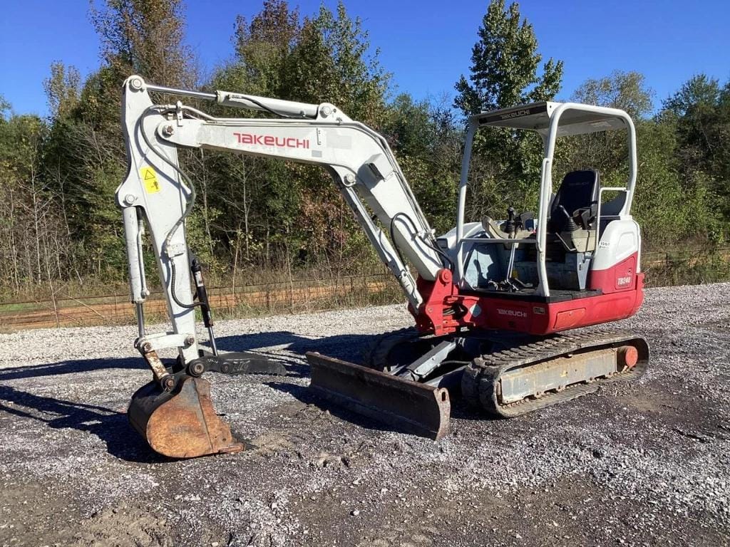 Main image Takeuchi TB240