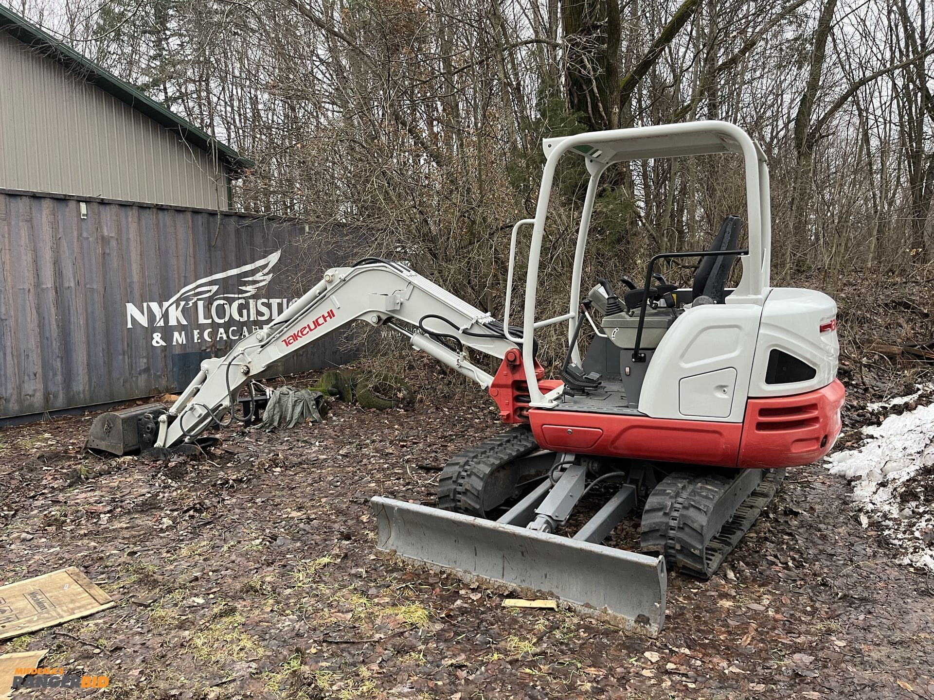 Takeuchi TB240 Equipment Image0