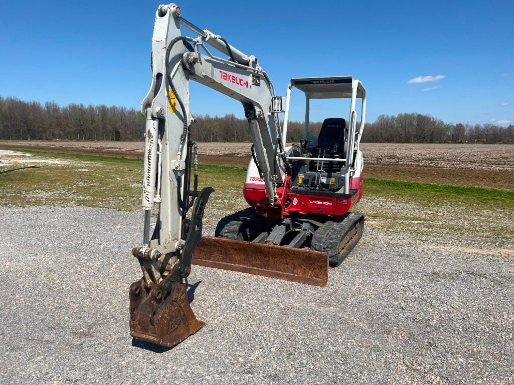 Main image Takeuchi TB240