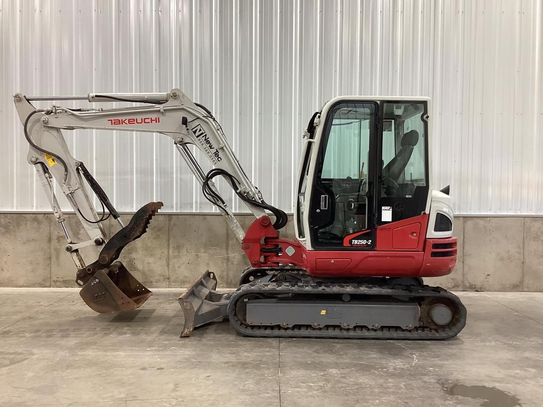 Image of Takeuchi TB250-2 Image 0