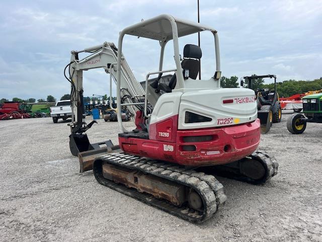 Image of Takeuchi TB260 equipment image 3
