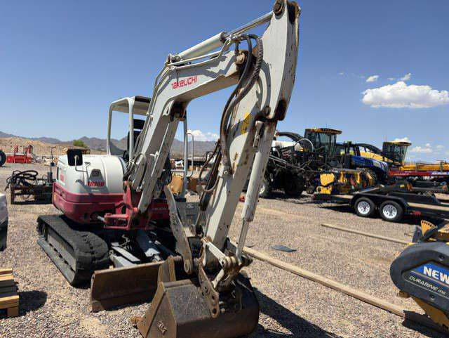 Image of Takeuchi TB260 equipment image 2