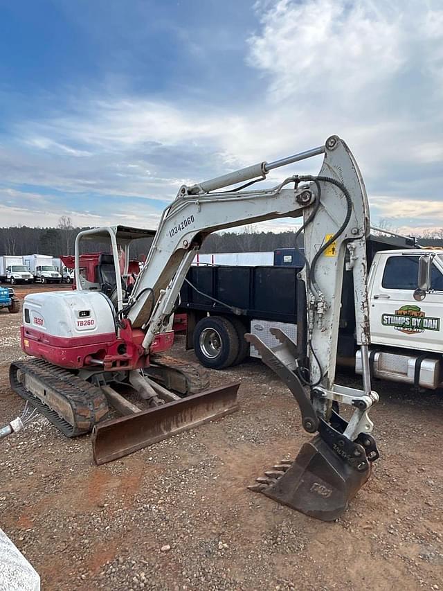 Image of Takeuchi TB260 equipment image 4