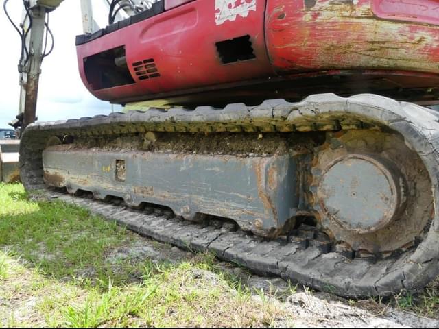 Image of Takeuchi TB260 equipment image 4