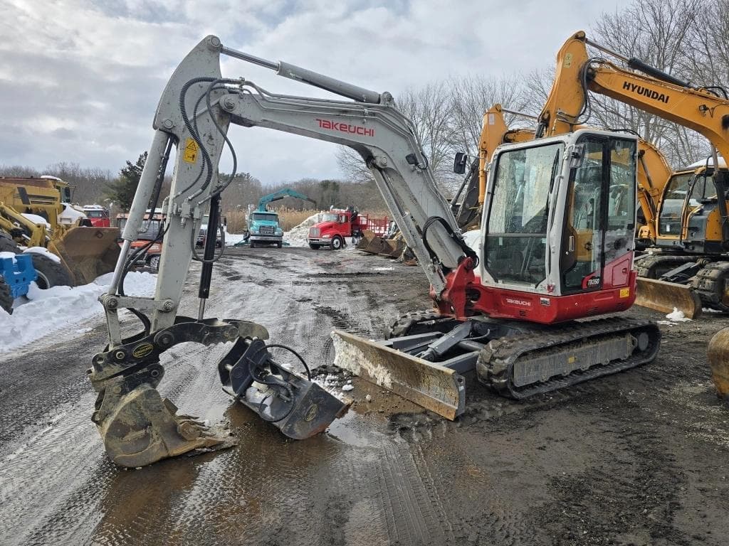 Image of Takeuchi TB260 Primary image