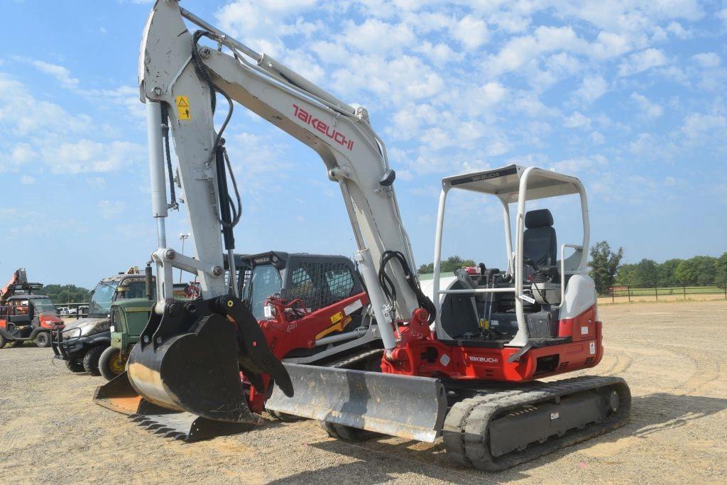 Image of Takeuchi TB260 Primary image