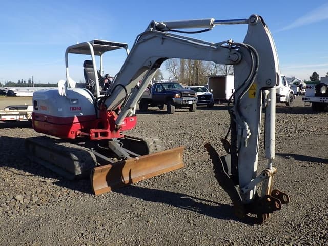 Image of Takeuchi TB260 equipment image 1
