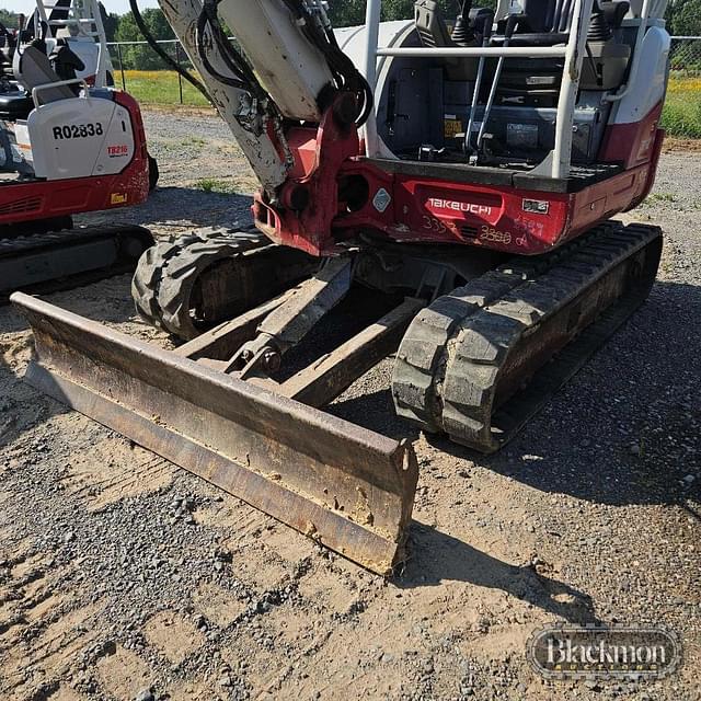 Image of Takeuchi TB260 equipment image 2