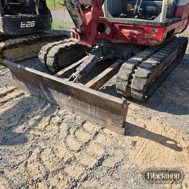 Image of Takeuchi TB260 equipment image 2