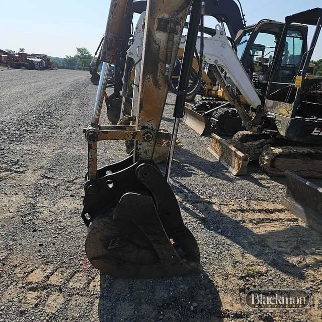 Image of Takeuchi TB260 equipment image 1