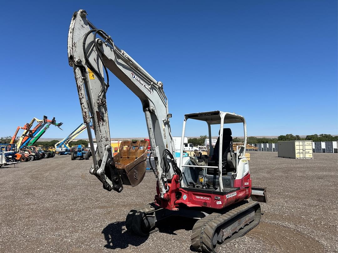 Image of Takeuchi TB260 Primary image
