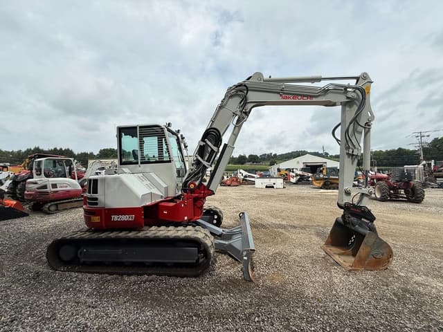 Image of Takeuchi TB280FR equipment image 4