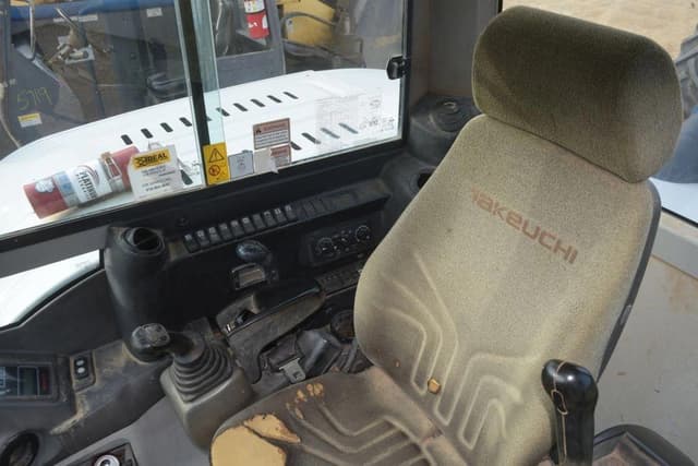 Image of Takeuchi TB285 equipment image 4