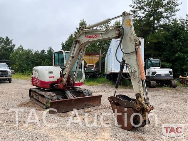 Image of Takeuchi TB290 equipment image 4