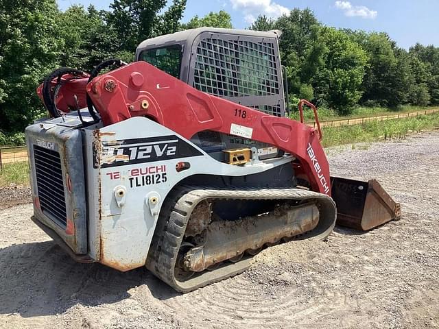 Image of Takeuchi TL12V2 equipment image 3