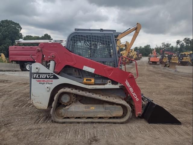 Image of Takeuchi TL10V2 equipment image 2
