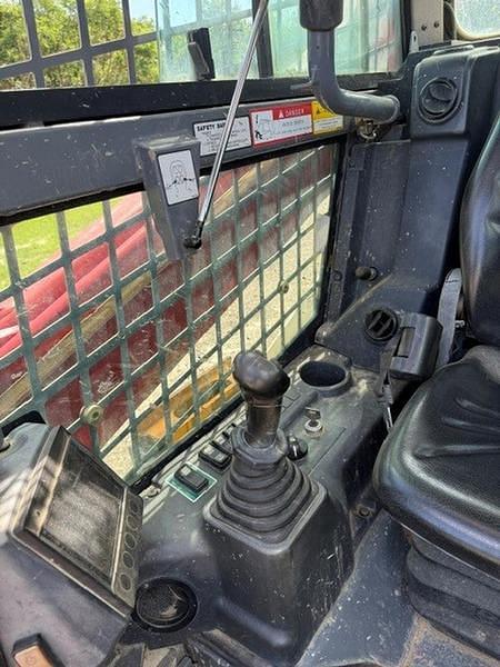 Image of Takeuchi TL10V2 equipment image 3