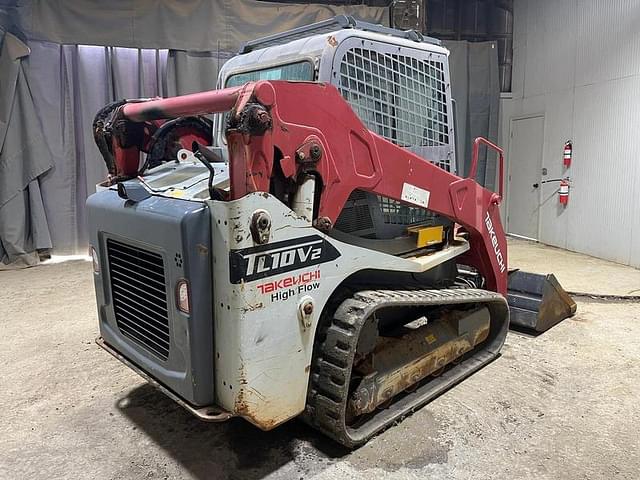 Image of Takeuchi TL10V2 equipment image 4