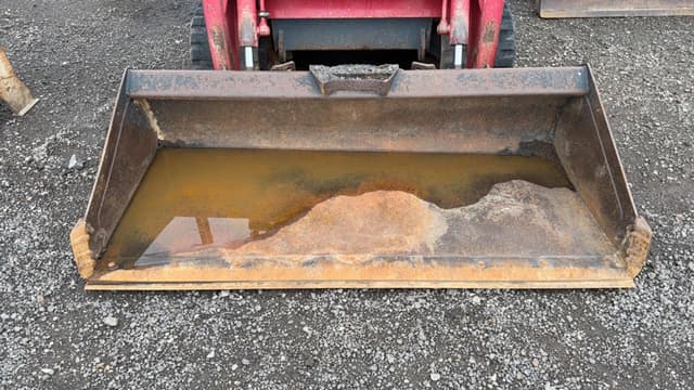 Image of Takeuchi TL10V2 equipment image 3
