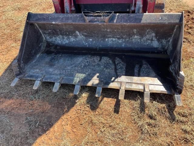Image of Takeuchi TL10V2 equipment image 4