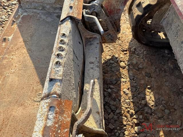 Image of Takeuchi TL12 equipment image 3