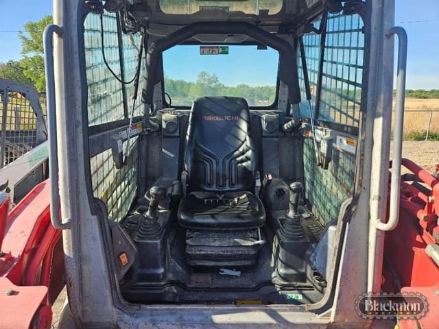 Image of Takeuchi TL12R2 equipment image 3
